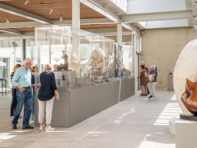 Solits er spesialist på svært store pleksiglassmontre